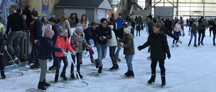 Beleef uren schaatsplezier op de Boudewijn IJspiste! Ontdek deze overdekte schaatsbaan in Brugge!